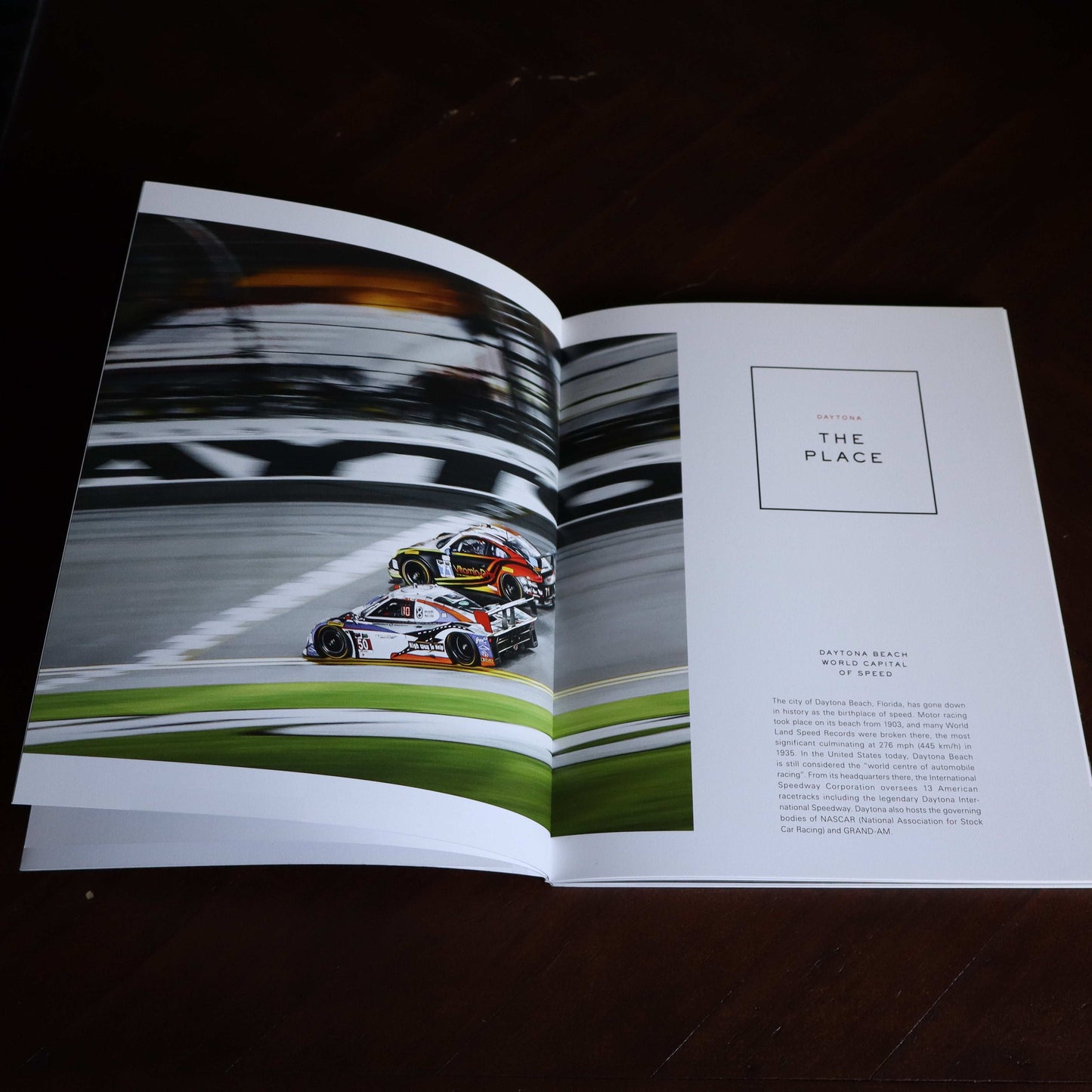 Rolex Daytona : The Watch, The Place, The Legend - Lifestyle - Horlogerieshop.nl
