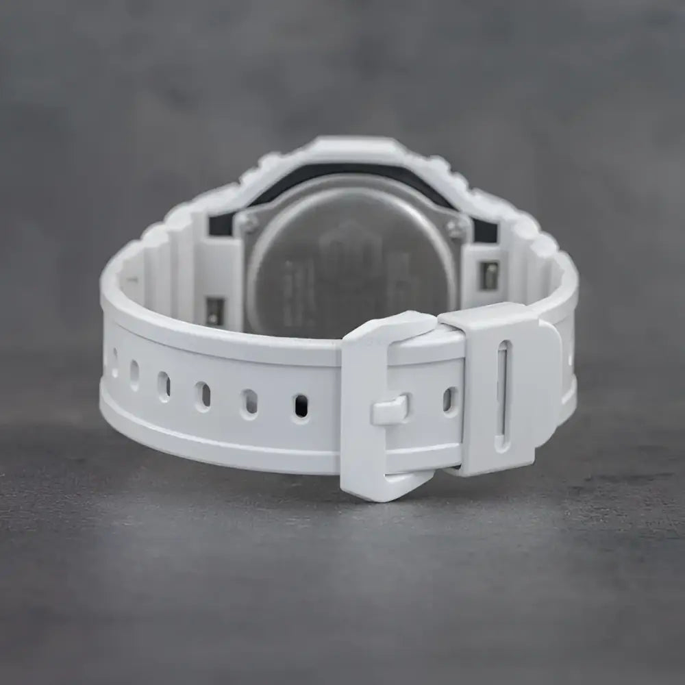 Casio G-Shock GA-2100-7ADR - Lifestyle - Horlogerieshop.nl