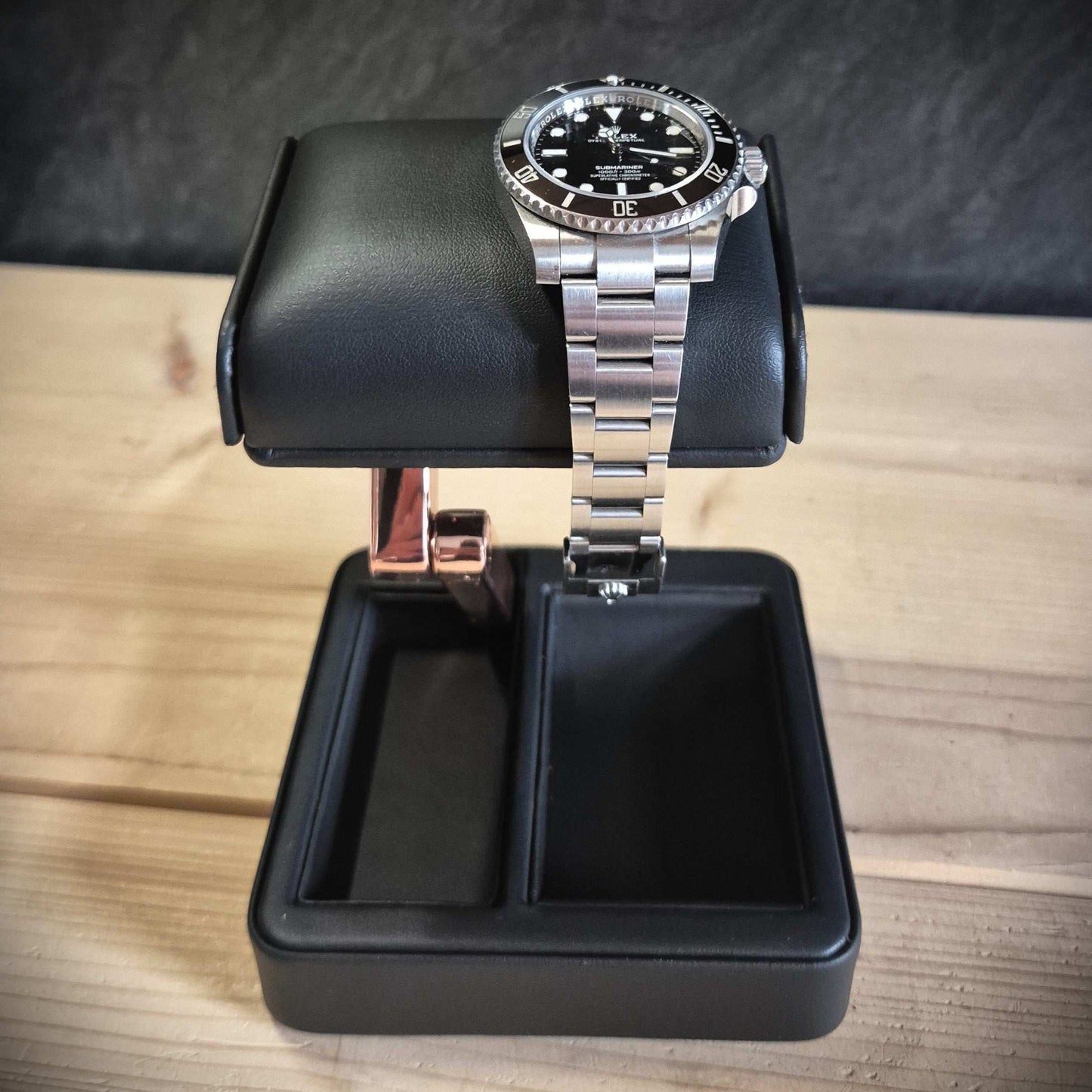 Horlogestandaard Axis Wolf 1834